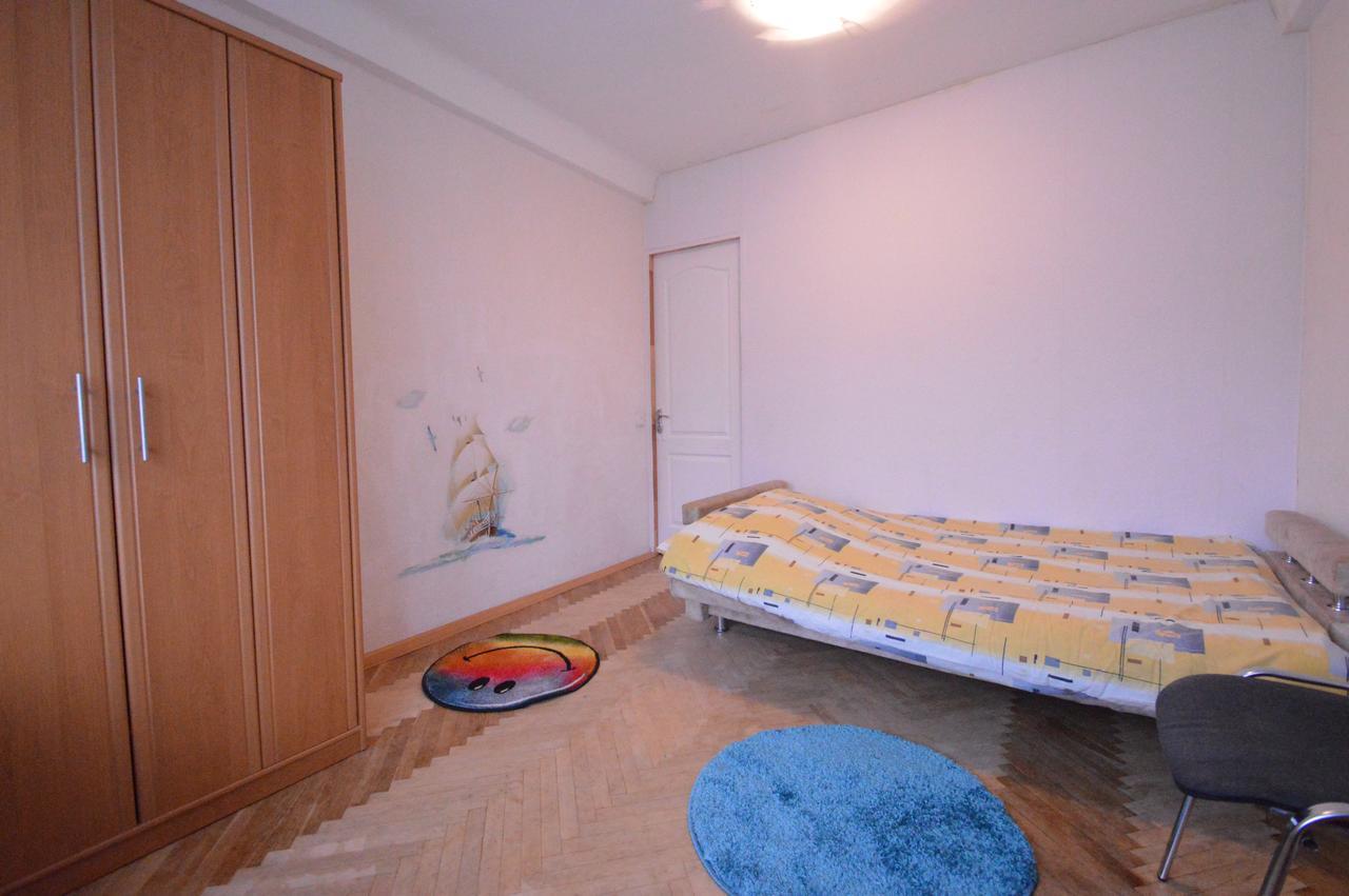 Guest House Otradny For 3 Rooms เคียฟ ภายนอก รูปภาพ