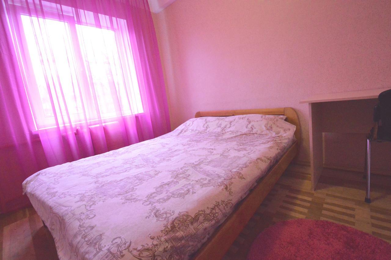 Guest House Otradny For 3 Rooms เคียฟ ภายนอก รูปภาพ